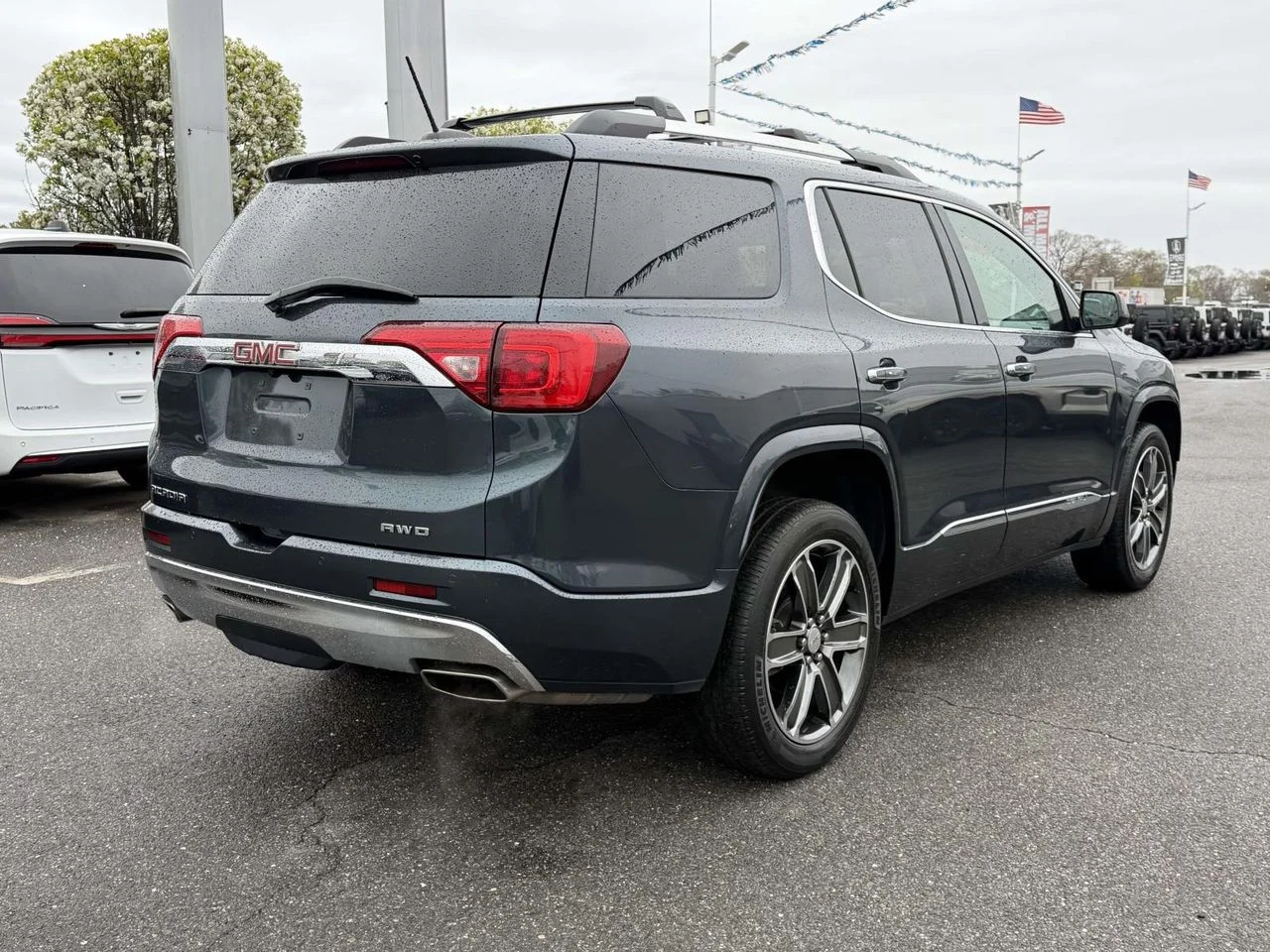 Used 2019 Dark Sky Metallic GMC Denali image 6