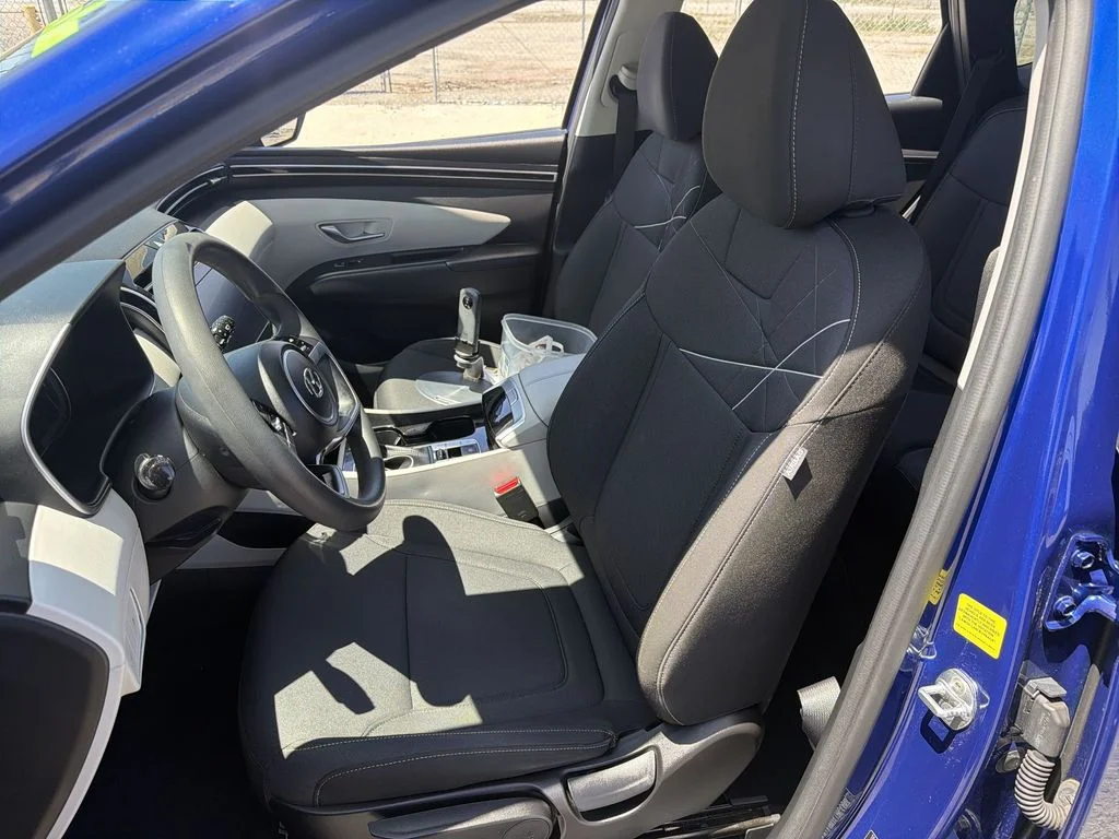 Used 2022 Blue Hyundai SE image 13