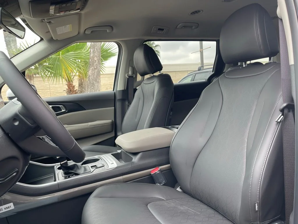 New 2026 White Kia LXS image 18