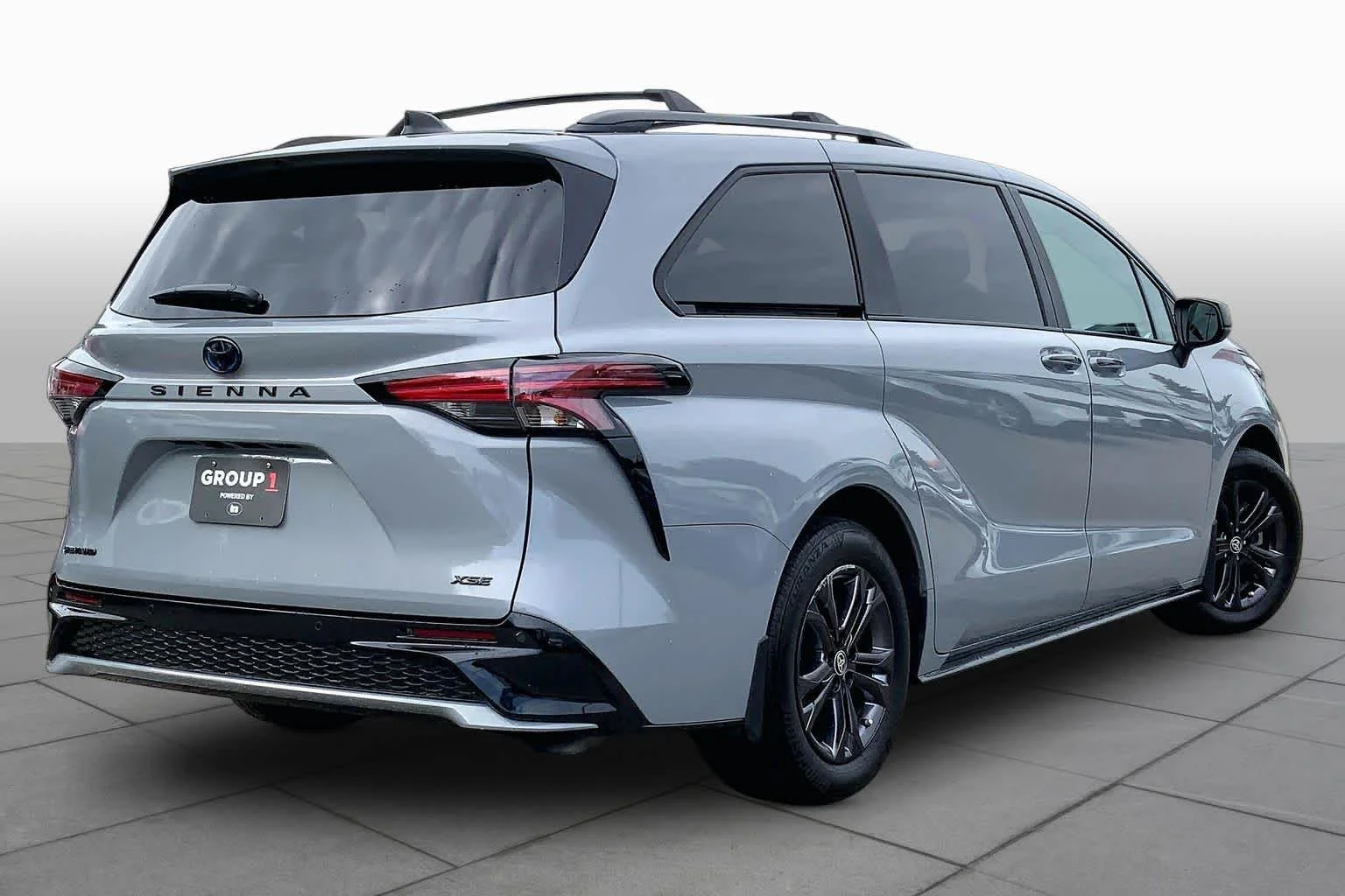Used 2025 Cement Toyota XSE image 13