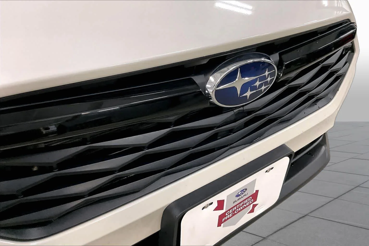 Used 2025 Crystal White Pearl Subaru  image 29