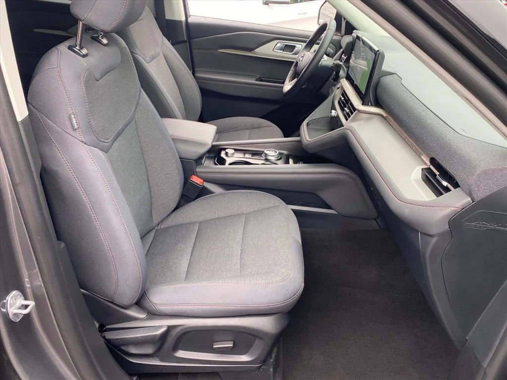 Used 2025 Gray Metallic Ford Active image 24