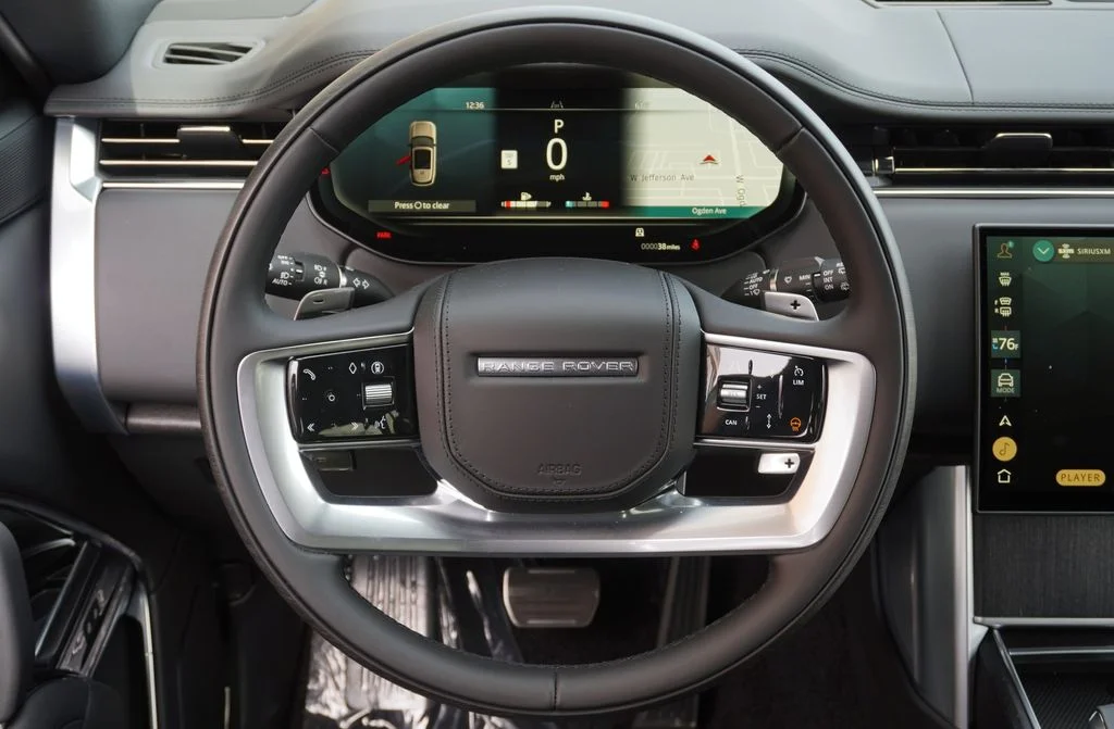 New 2026 Santorini Black Land Rover SE image 16