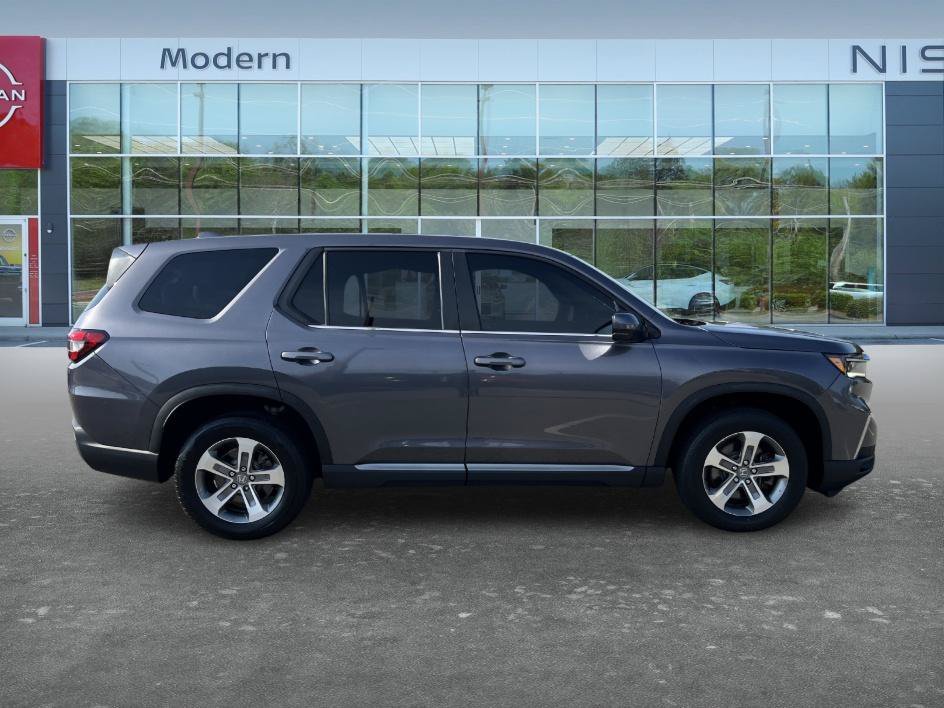 Used 2023 Gray Honda EX-L 8 Passenger image 4