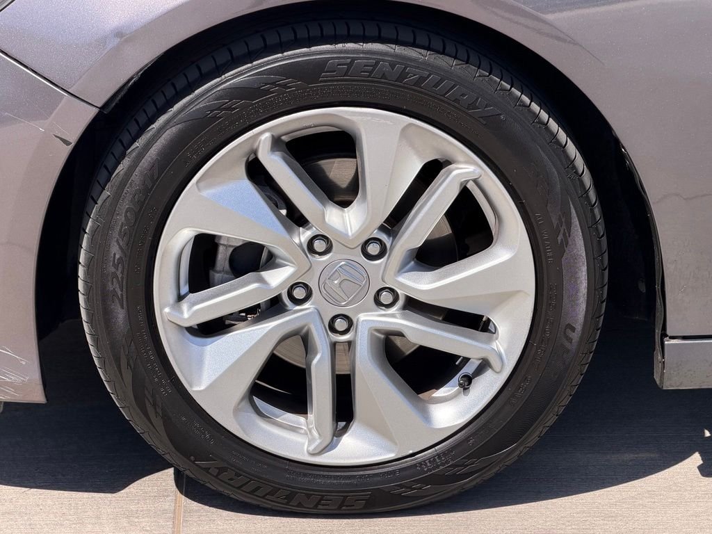 Used 2018 Gray Honda LX image 6