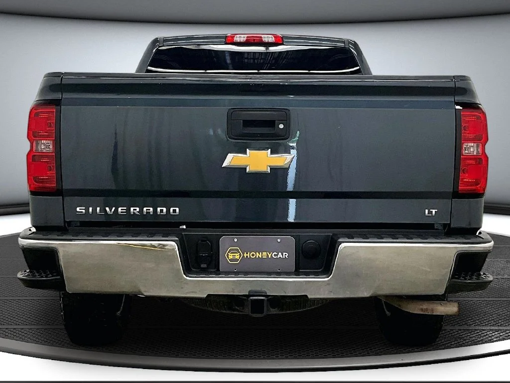 Used 2018 Gray Chevrolet LT image 5