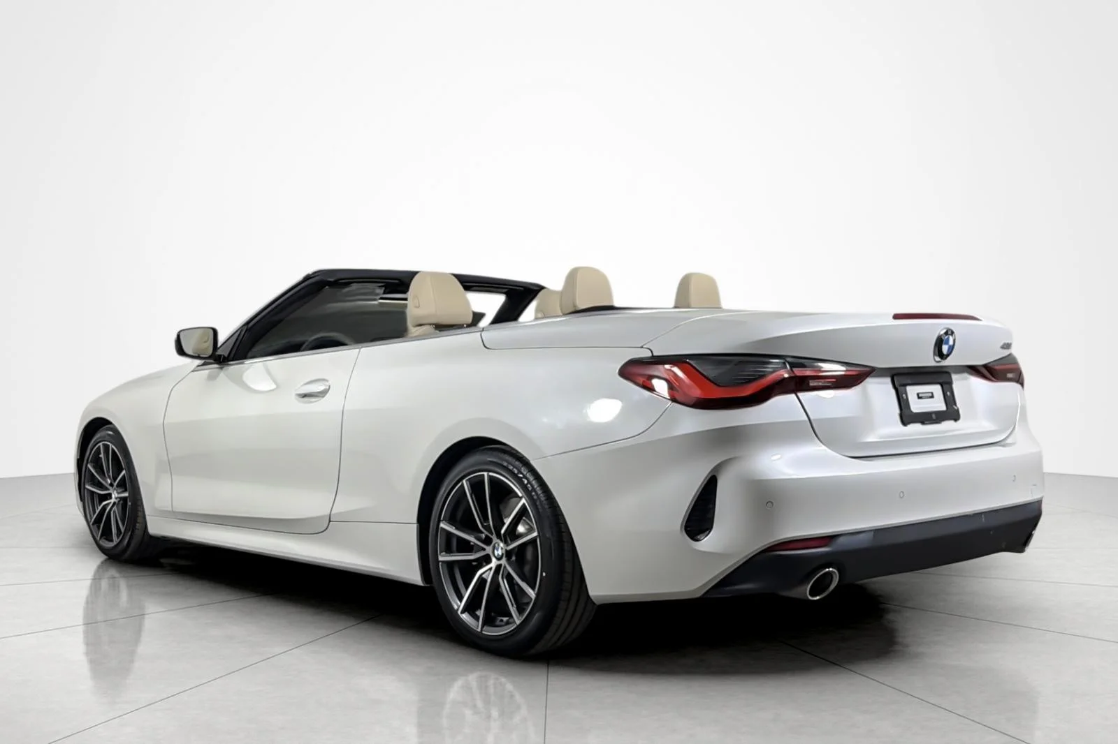 Used 2023 MINERAL WHITE BMW 430i Convertible image 3