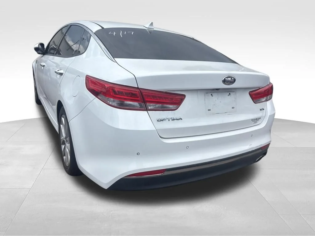 Used 2018 White Kia EX image 13