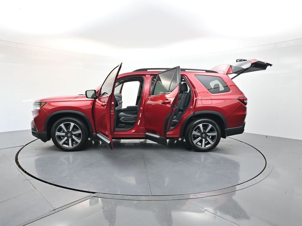 Used 2025  Honda Touring image 36
