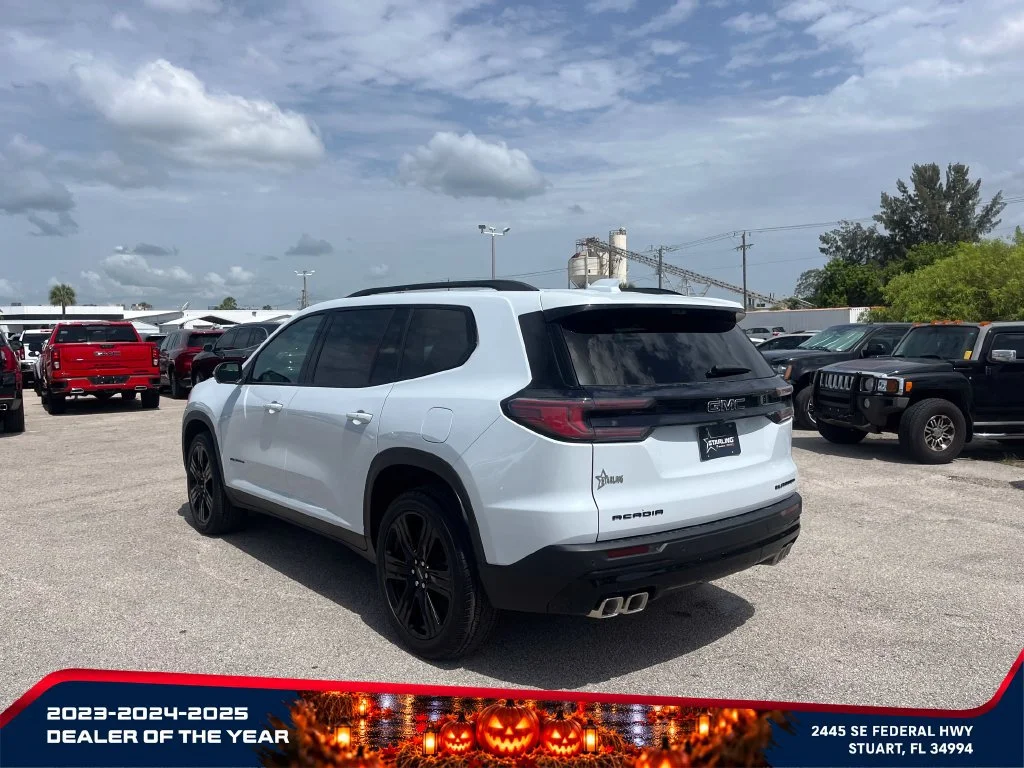 New 2026 Glacier White Tricoat GMC Elevation image 5