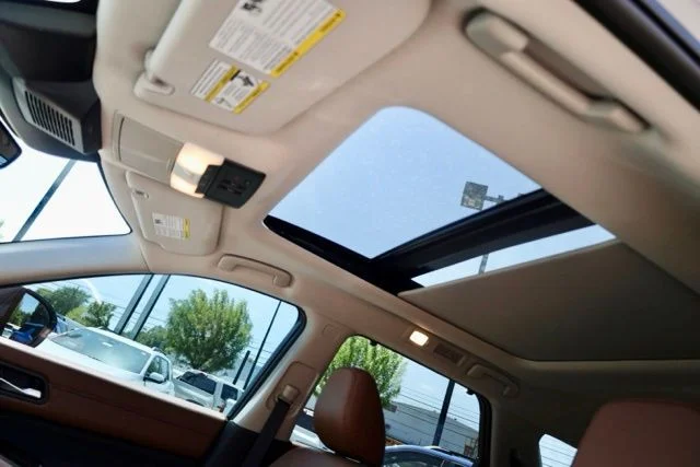 Used 2023 Gray Nissan Platinum image 3
