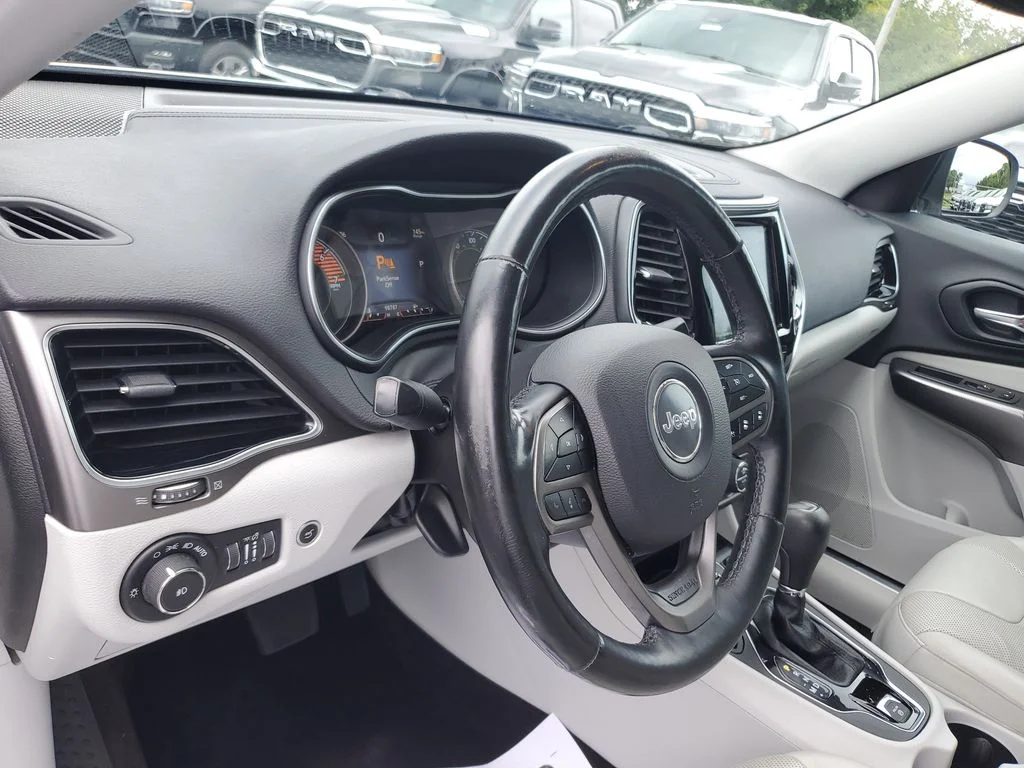 Certified Used 2019 White Jeep Limited image 18