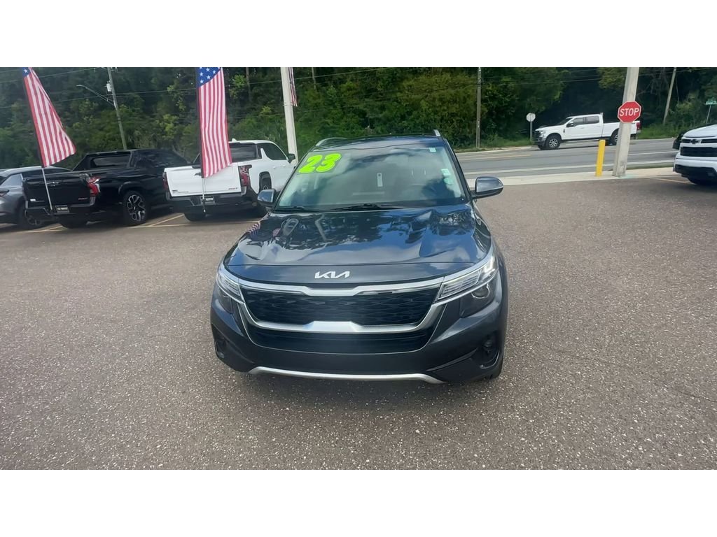 Used 2023  Kia EX image 3
