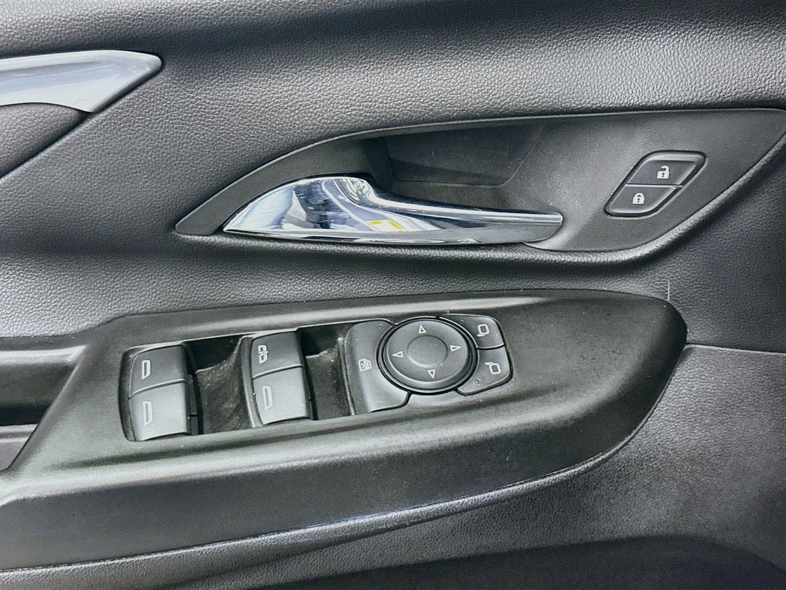 Used 2023 Gray Ghost Metallic Chevrolet 2LT image 19