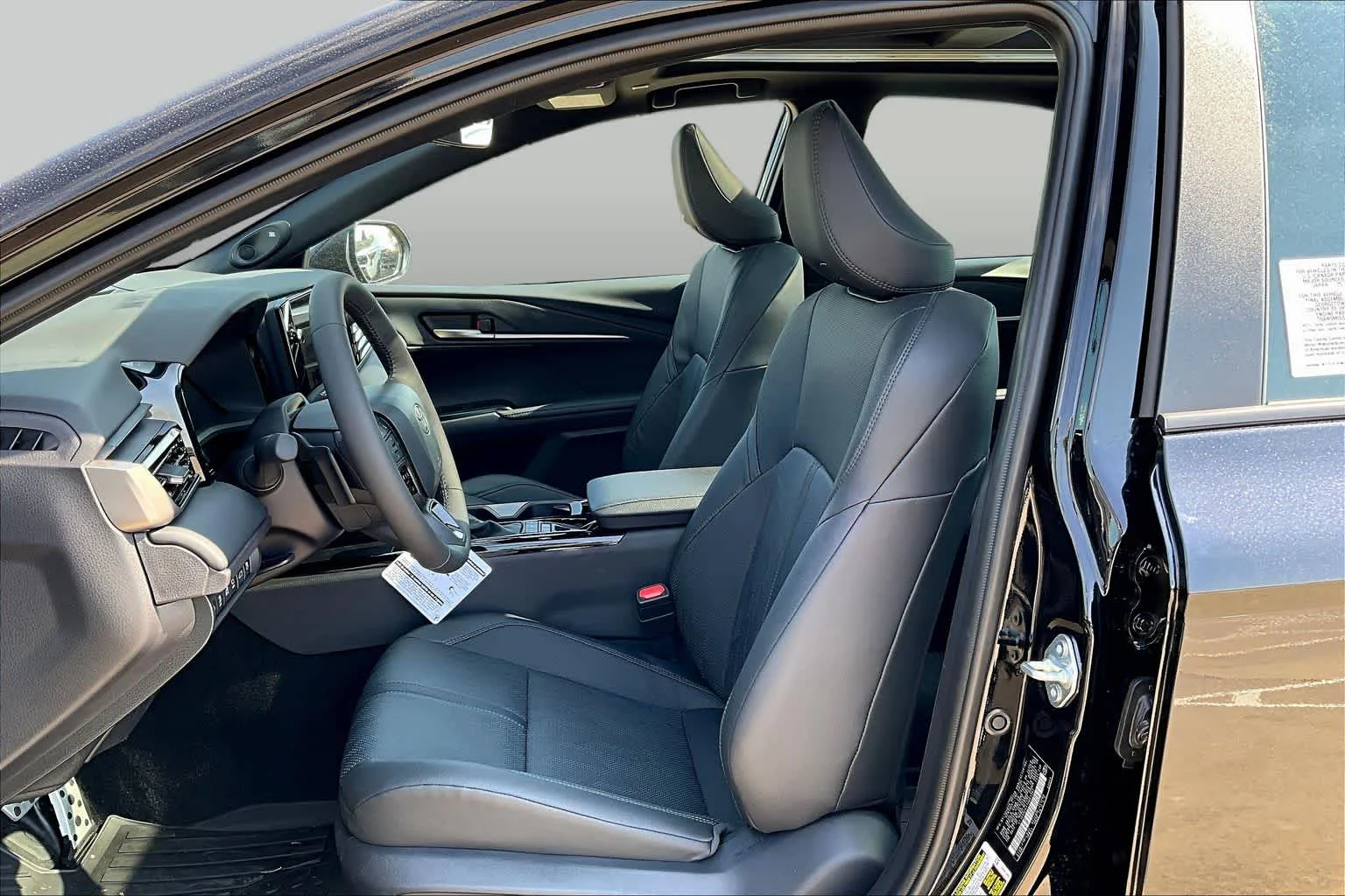 2026 Toyota Camry XSE - Photo 9