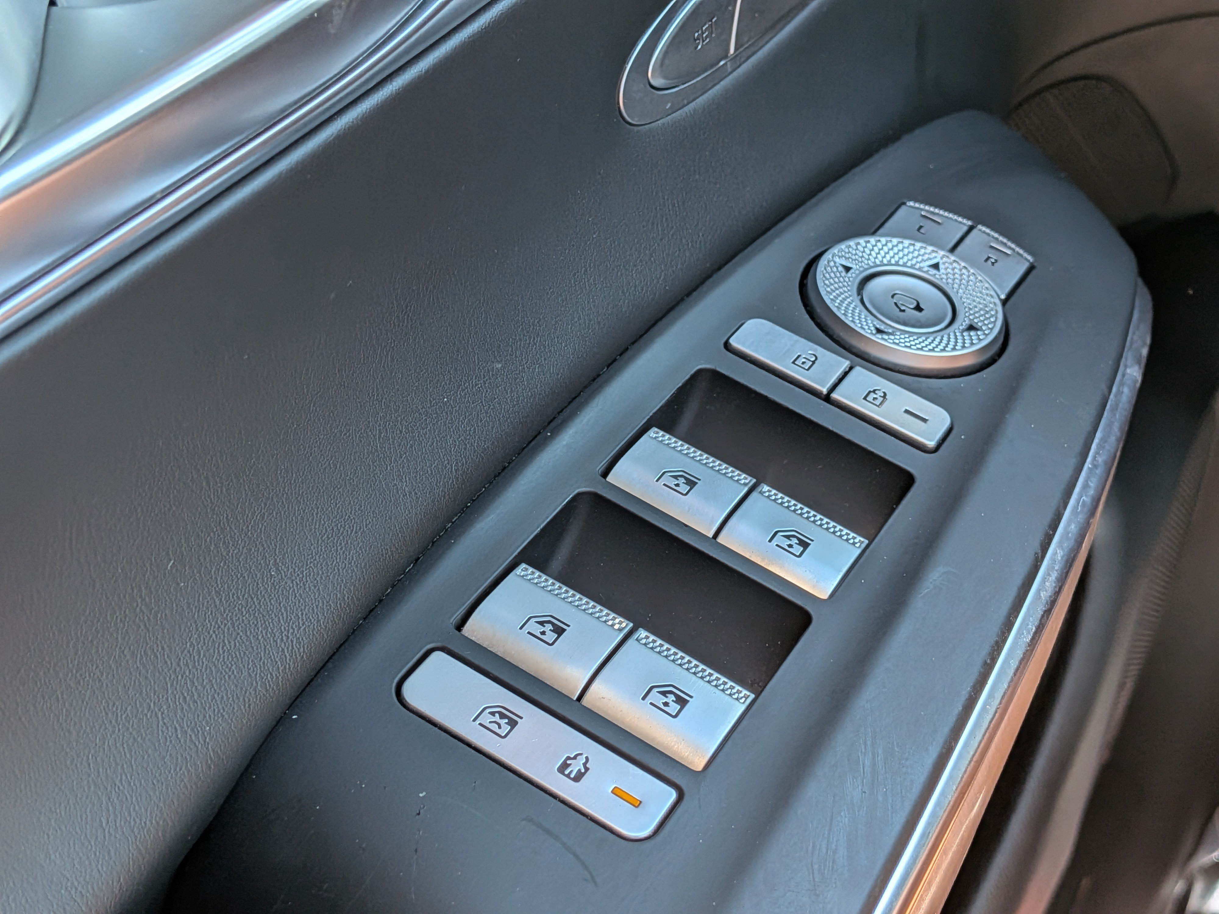 2022 GENESIS GV70 Standard - Photo 24