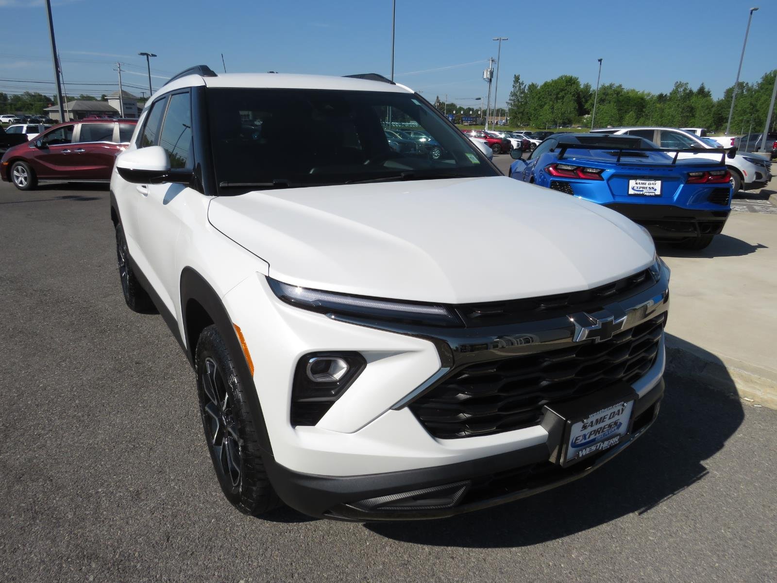Used 2025 Pearl Chevrolet ACTIV image 3