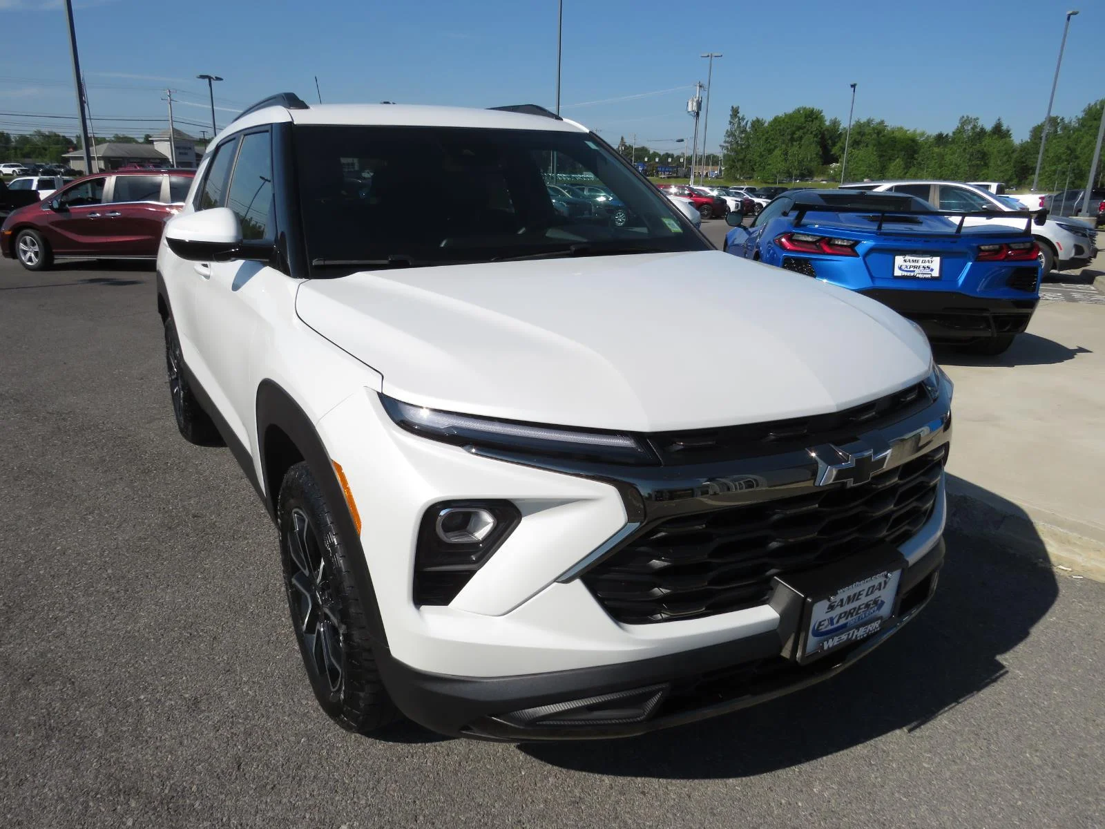 Used 2025 Pearl Chevrolet ACTIV image 3
