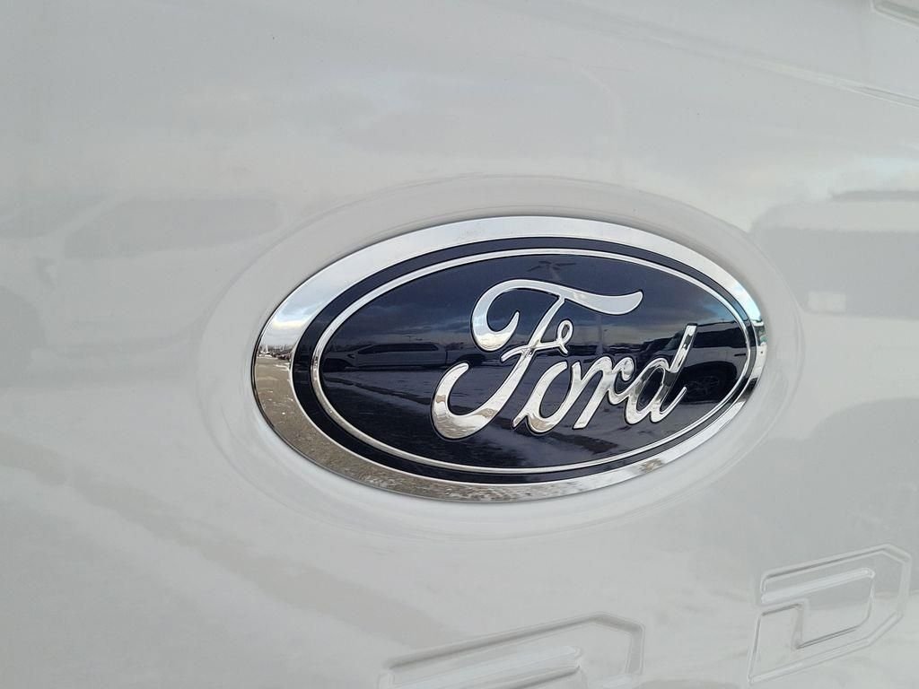 New 2026 Oxford White Ford F-250® XL image 29