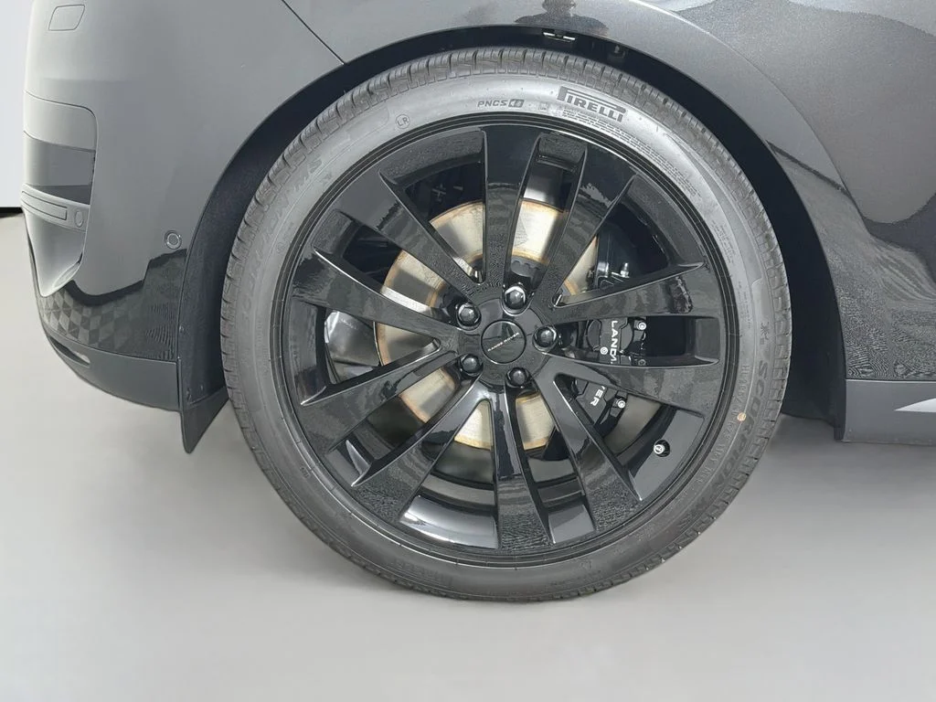 New 2026 Santorini Black Land Rover SE image 33