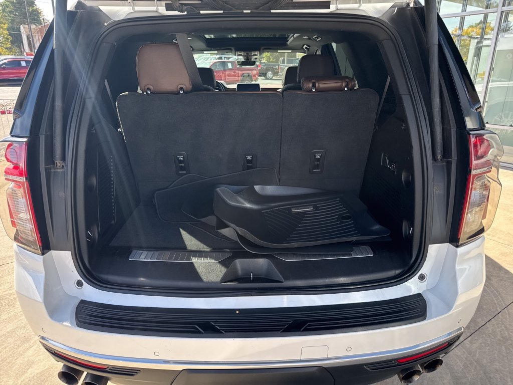 Used 2022 IRIDESCENT PEARL TRICOAT Chevrolet High Country image 26