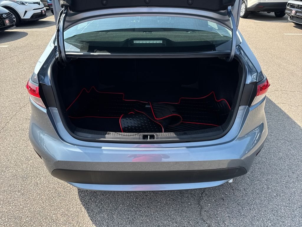 Used 2020  Toyota LE image 36