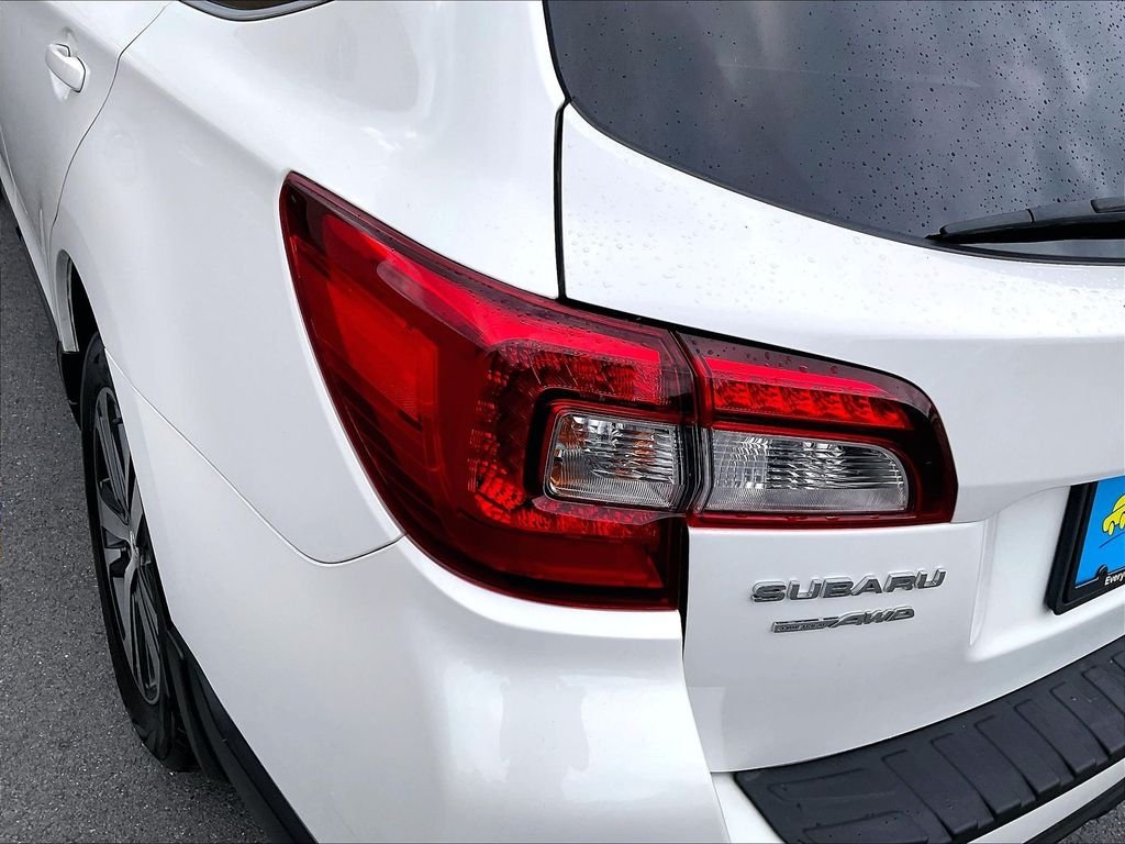 Used 2018 Crystal White Pearl Subaru 2.5i image 34