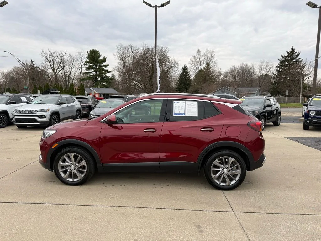 Used 2023 Red Buick Essence image 5