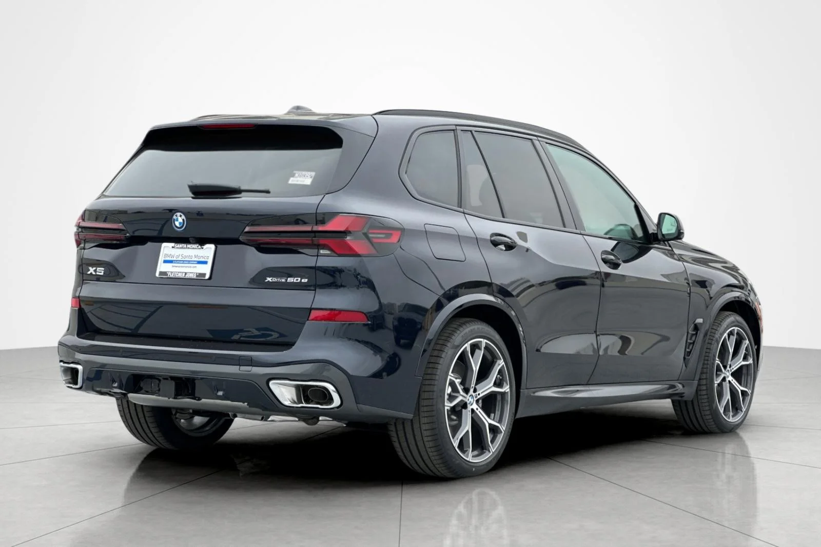 New 2026 Carbon Black Metallic BMW xDrive50e image 5