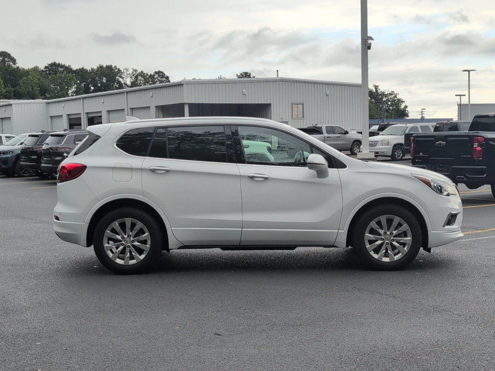 Used 2018 SUMMIT WHITE Buick Essence image 7