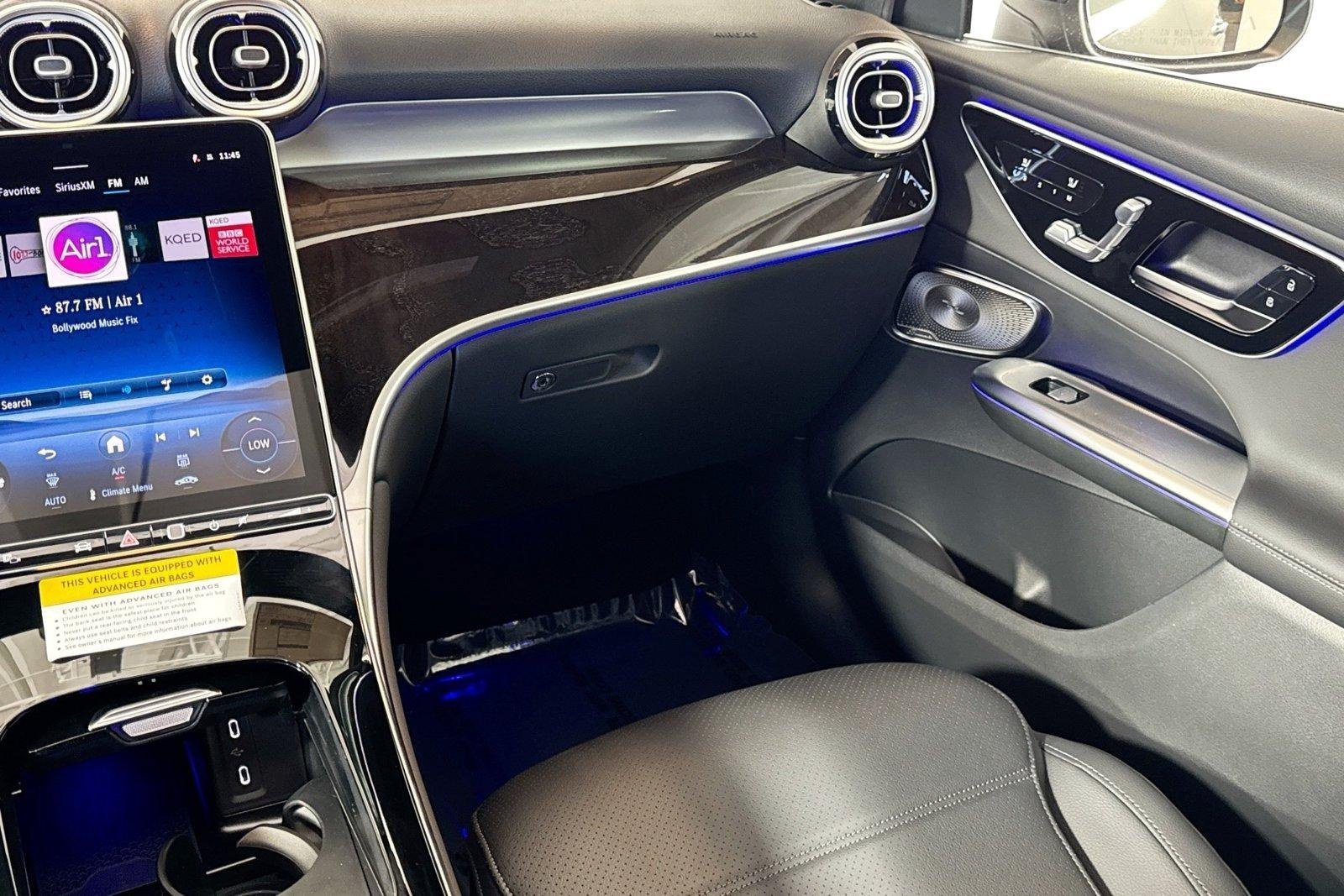 New 2026 Obsidian Black Metallic Mercedes-Benz GLC 300 image 21