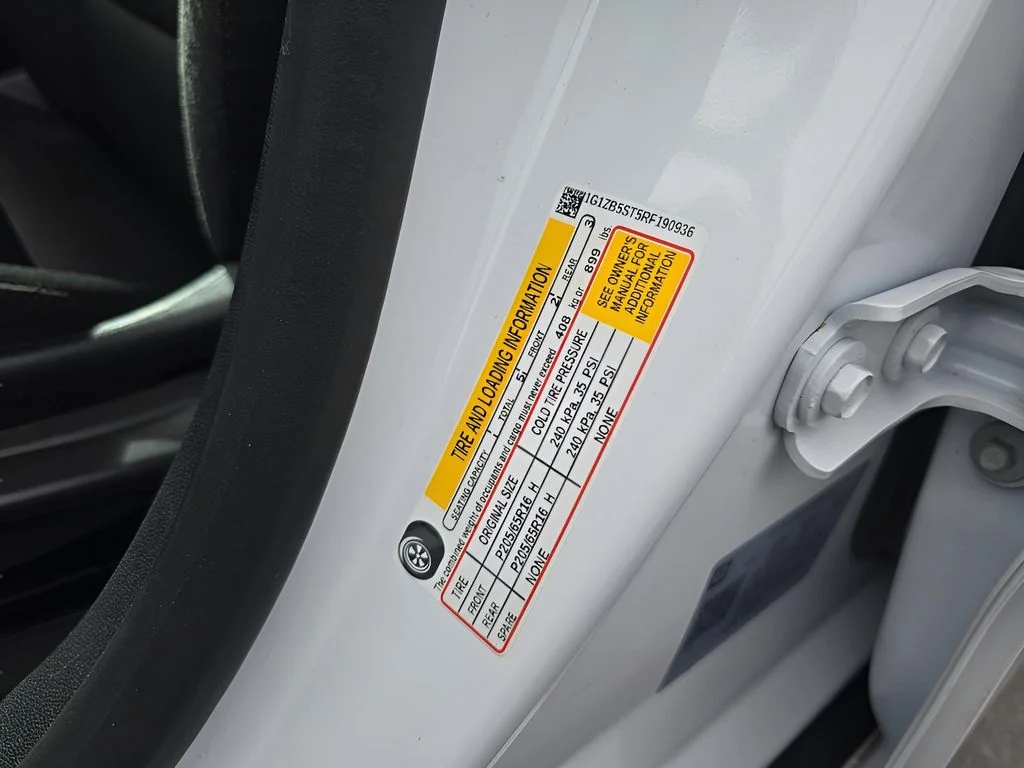 Used 2024 Summit White Chevrolet LS image 40