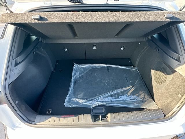 New 2026 Snow White Pearl Kia GT-Line image 28