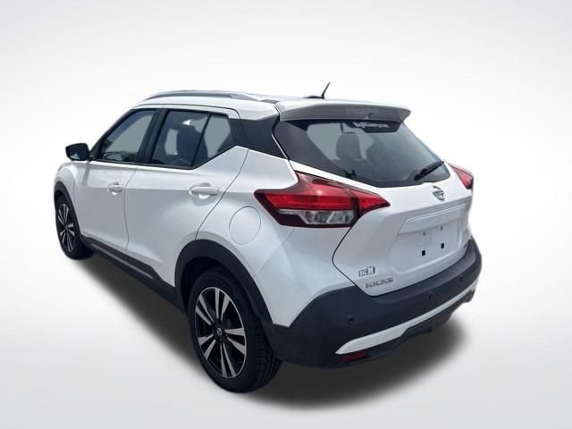 Used 2020 White Nissan SR image 3