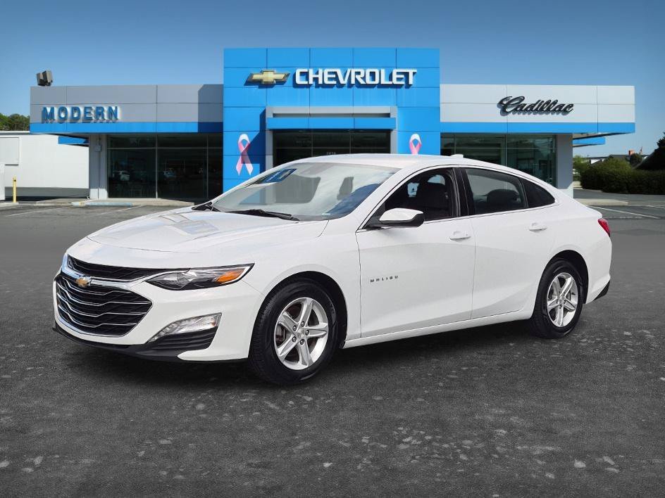 Used 2024 Summit White Chevrolet LT image 1