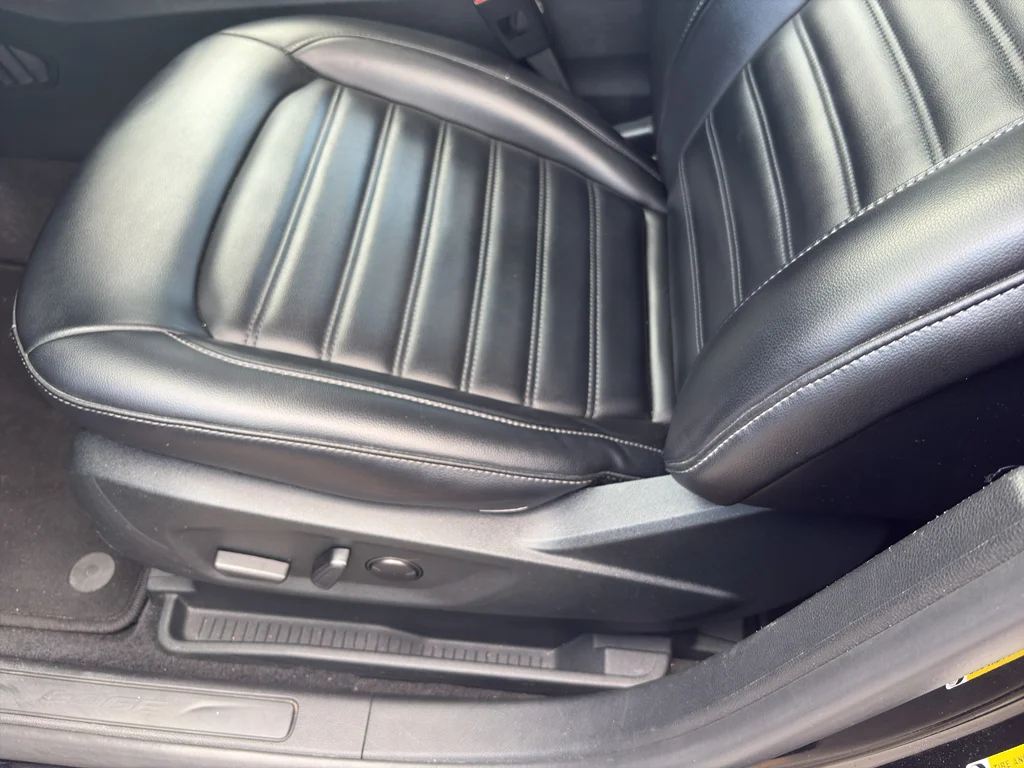 Used 2022 Agate Black Metallic Ford SEL image 5