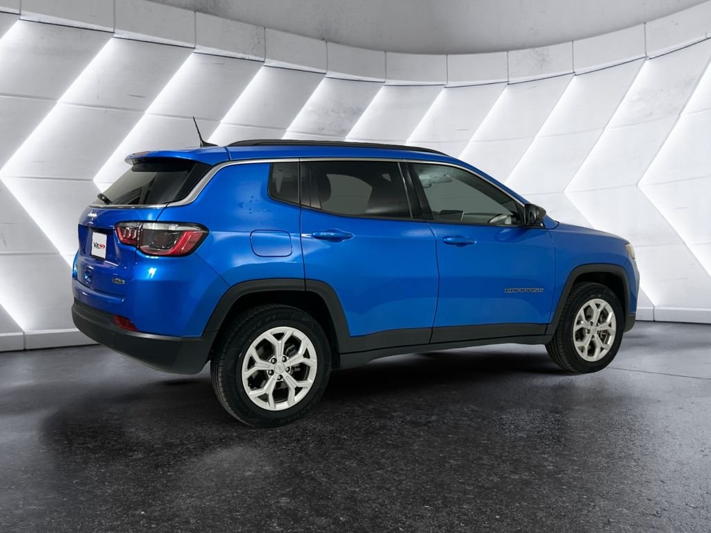 Used 2024 Blue Jeep Latitude image 4