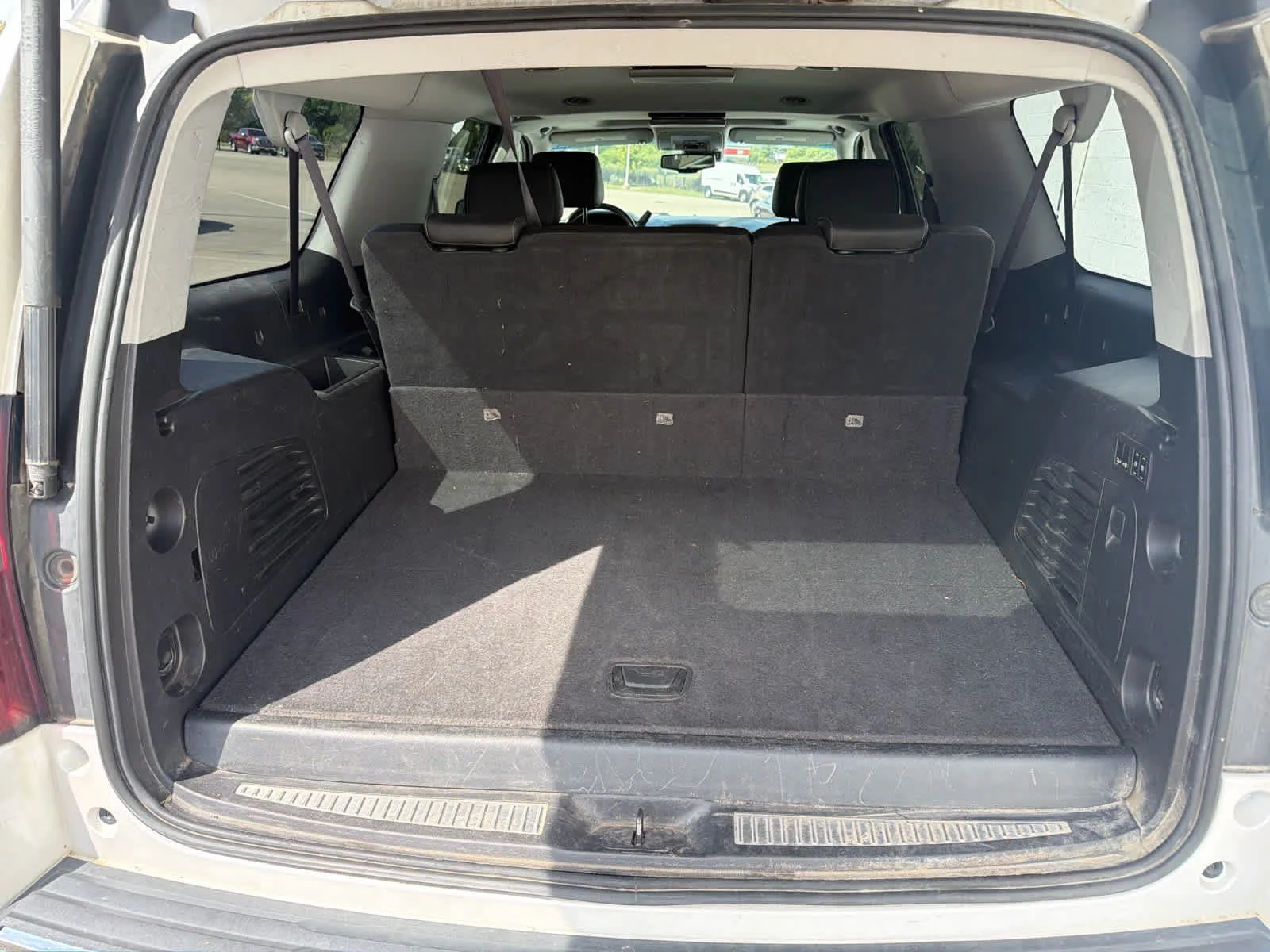 Used 2016 Iridescent Pearl Tricoat Chevrolet LTZ image 8