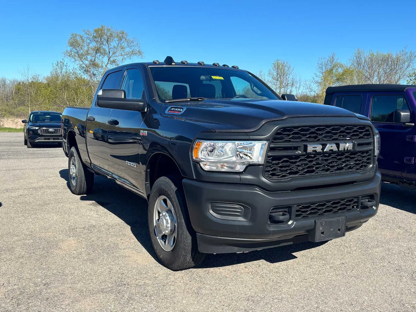 Used 2022 Granite Crystal Metallic Clearcoat Ram Tradesman image 4