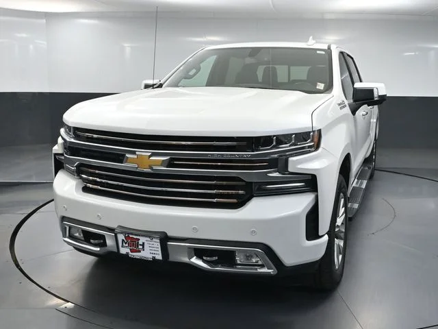 Used 2020 Beige Chevrolet High Country image 13