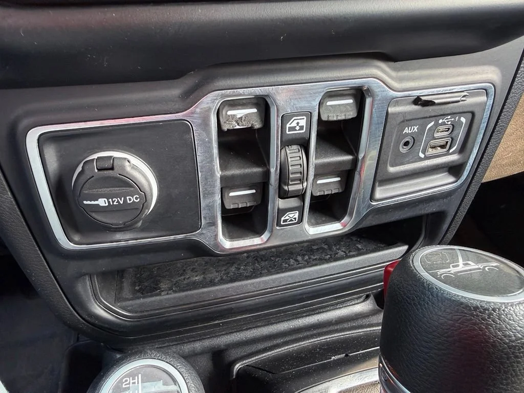 Used 2022 Gray Jeep Willys image 39