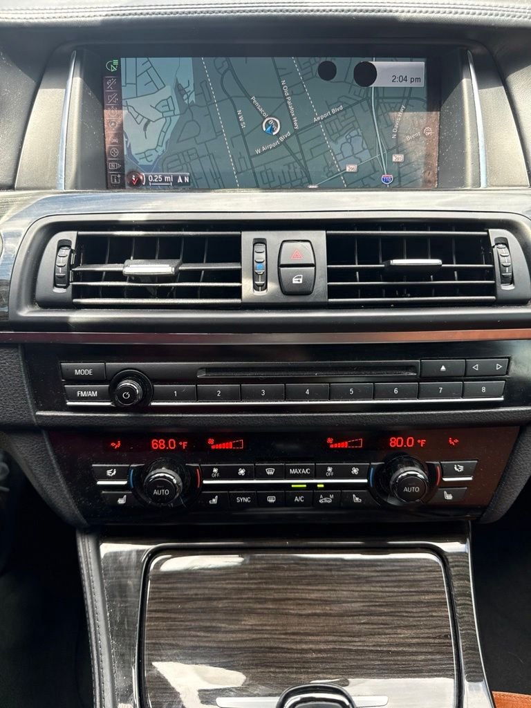 2016 BMW 5 Series 550i - Photo 14