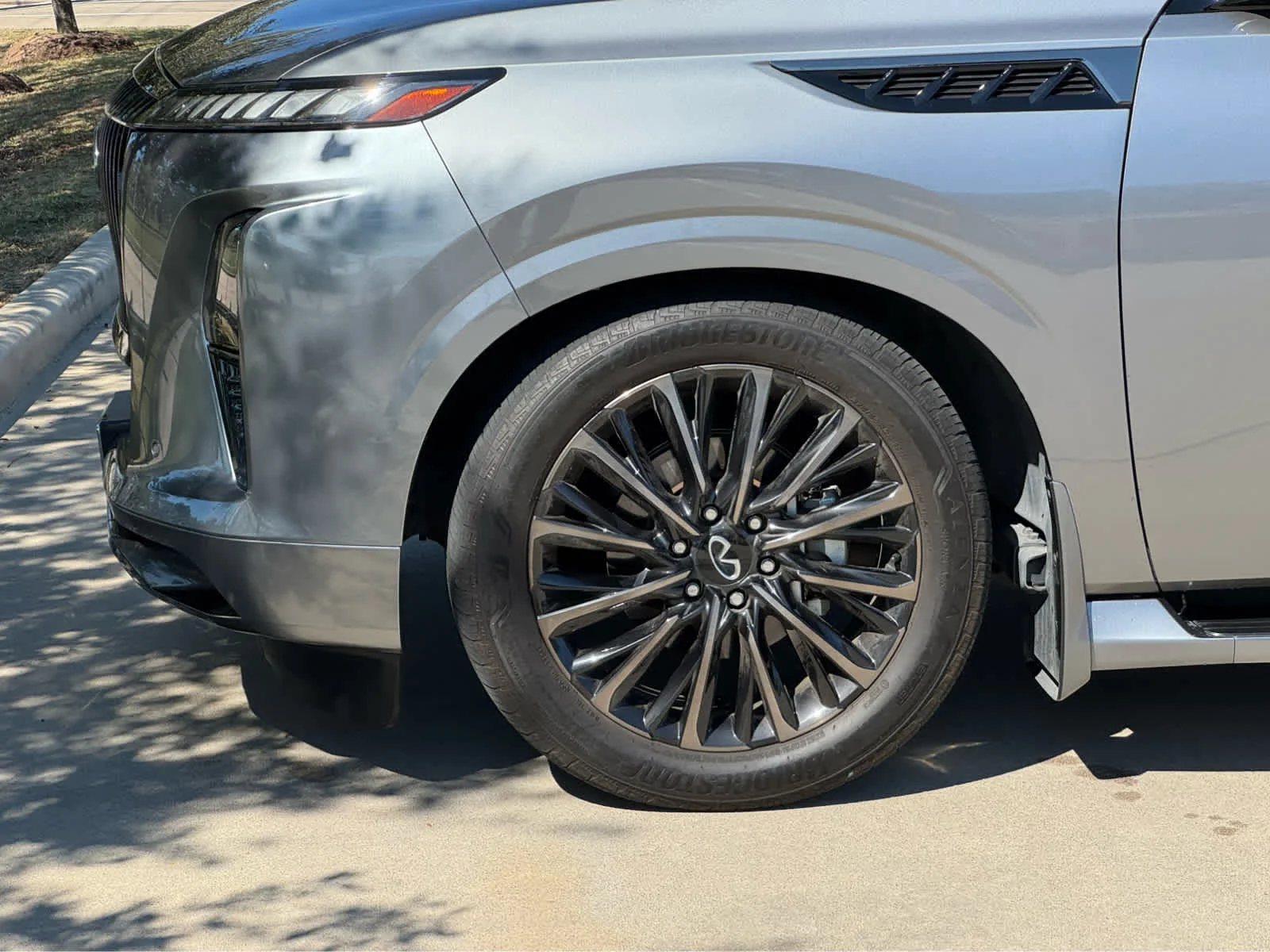 2025 INFINITI QX80 Autograph 4WD - Photo 10