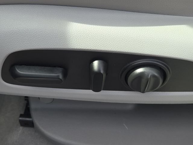 Used 2017 White Frost GMC SLT-2 image 19