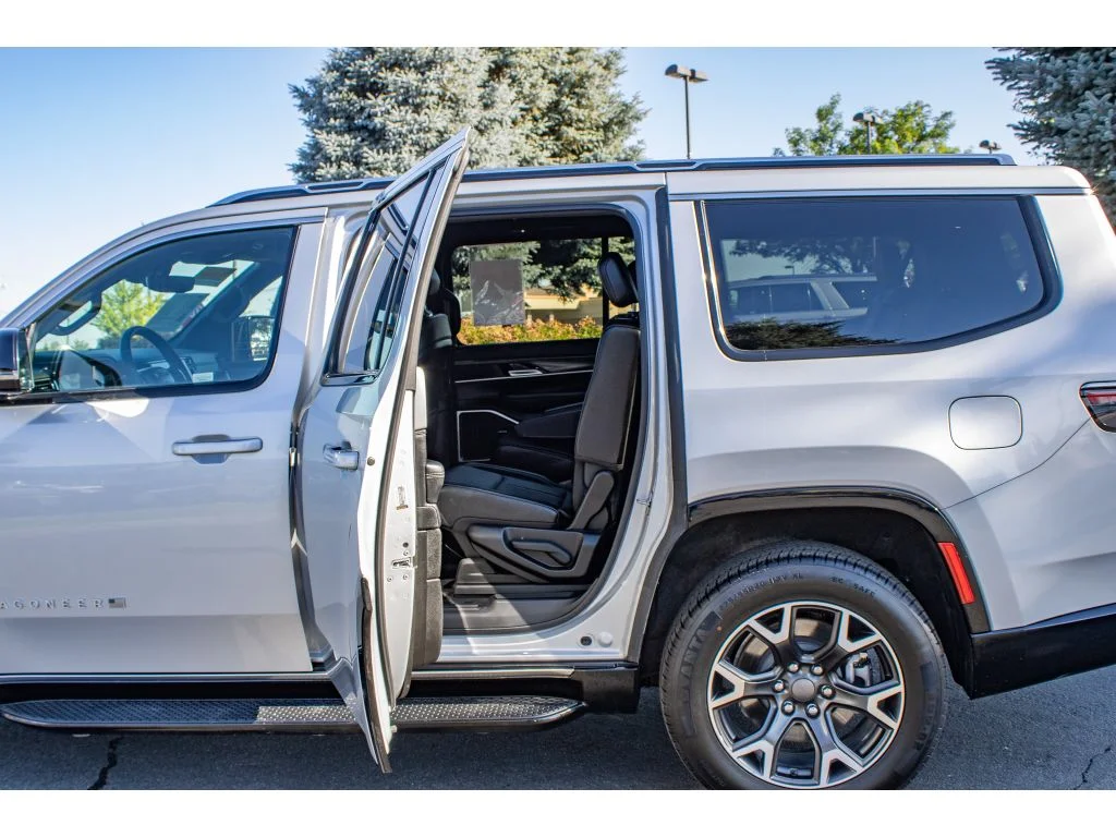 Used 2024 Silver Zynith Jeep Series III image 17