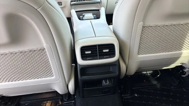 Used 2022 Gray Mercedes-Benz 4MATIC® image 21