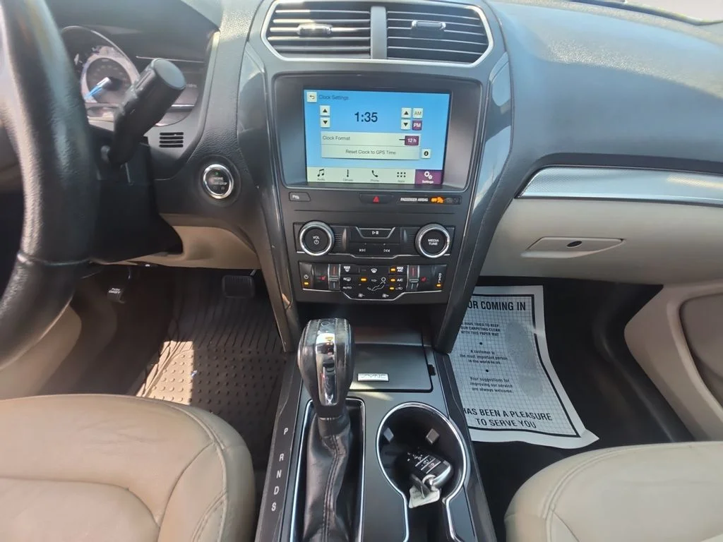 Used 2018 Red Ford XLT image 12