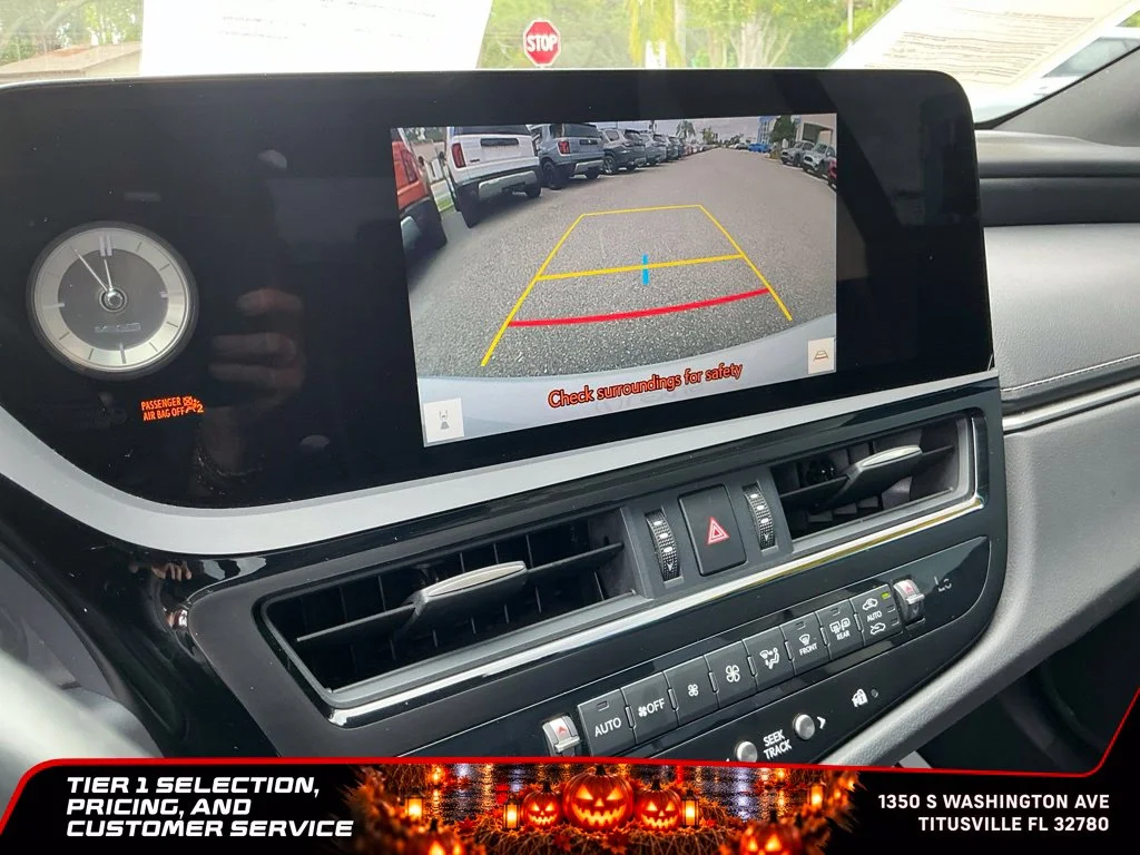 Used 2024 White Lexus 350 image 40