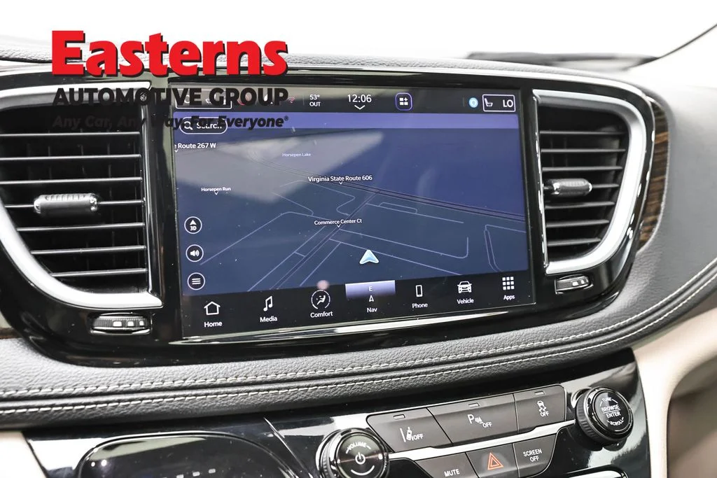 Used 2023 Black Chrysler Limited image 19