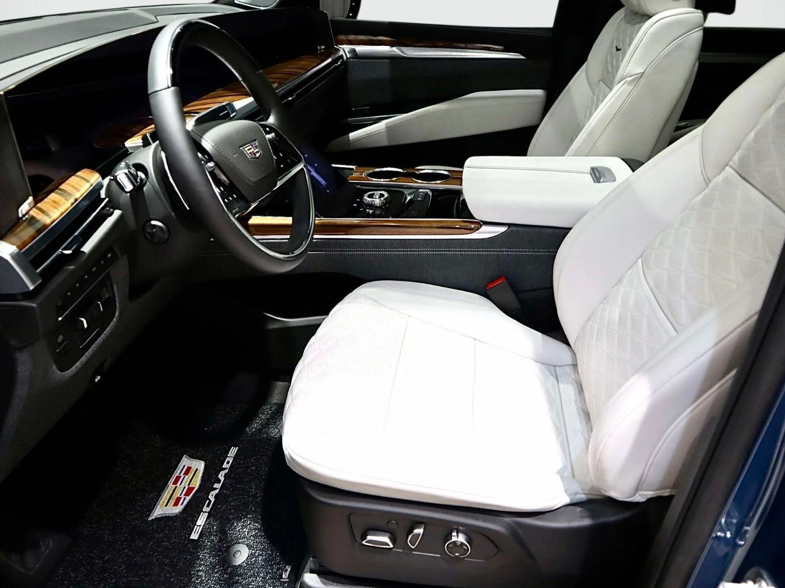 Used 2025 Deep Sea Metallic Cadillac 4WD Sport Platinum image 25